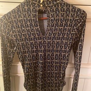 Very cute and professional top!